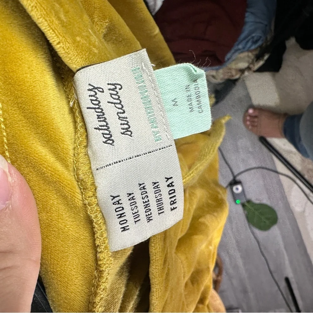 Anthropologie Mustard Velvet Joggers sz M - Picture 5 of 5